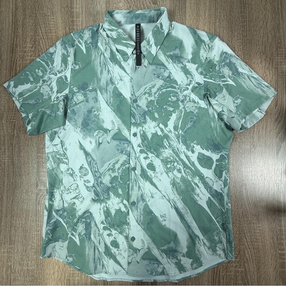lululemon athletica Airing Easy Green Marble Shirt Men’s XL